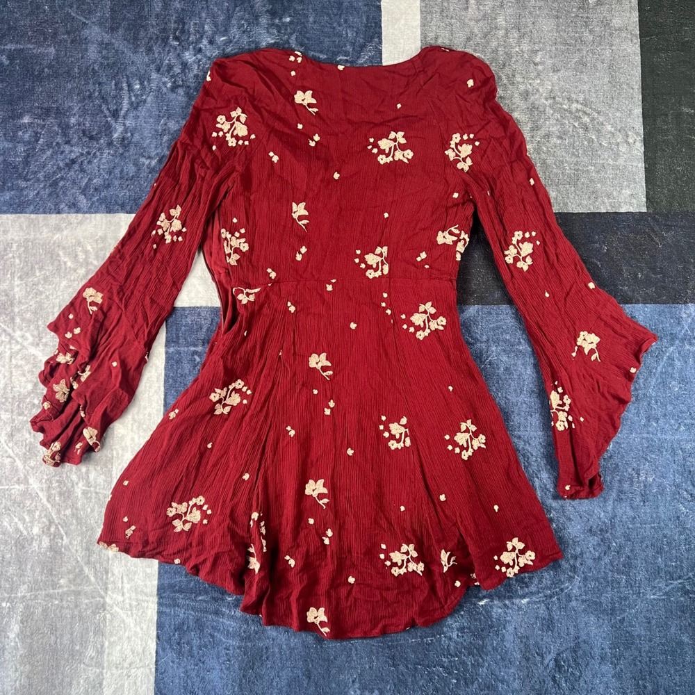 Free People Jasmine Red Floral Embroidered Bell Sleeve V-Neck Mini Dress Size 10 - Picture 4 of 6